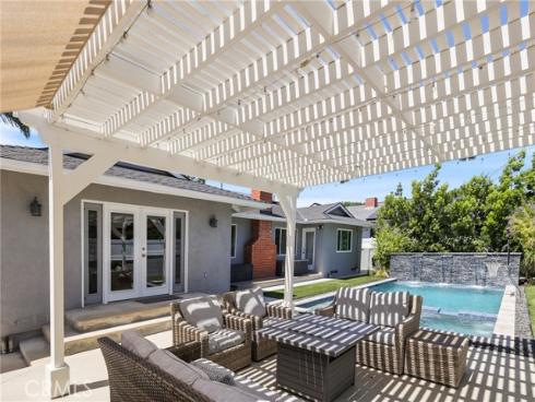 1118 N. Cornell Avenue