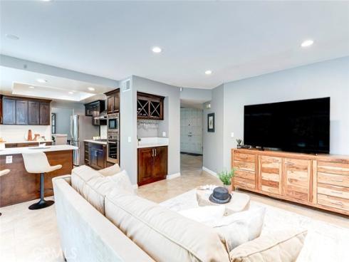 2043  Winterwood  , Fullerton, CA