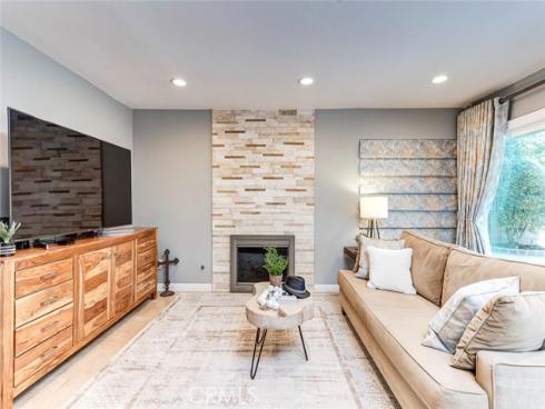 2043  Winterwood  , Fullerton, CA