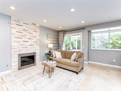 2043  Winterwood  , Fullerton, CA