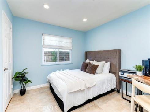 2043  Winterwood  , Fullerton, CA