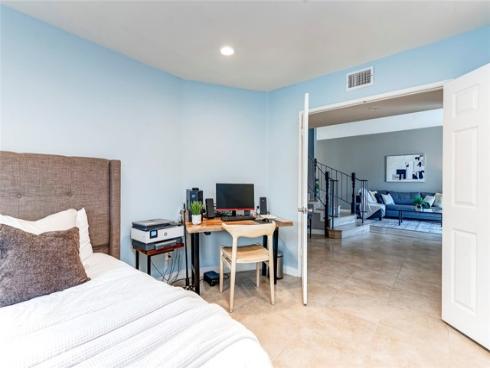 2043  Winterwood  , Fullerton, CA