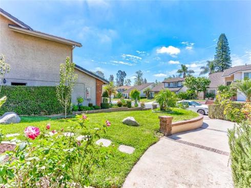 2043  Winterwood  , Fullerton, CA