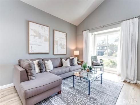 2043  Winterwood  , Fullerton, CA