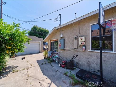 2620 W Olive Avenue, Fullerton, CA