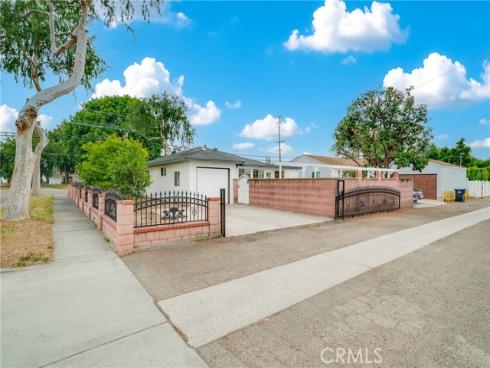 1913 W Valencia  , Fullerton, CA