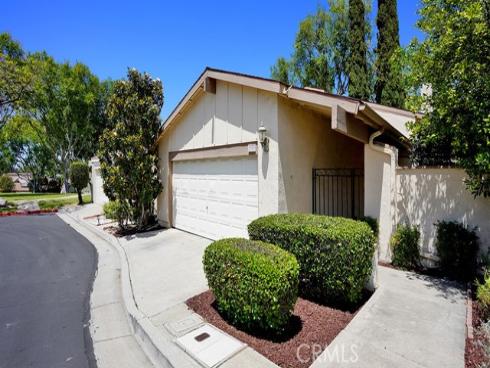 2909 Pinewood Court