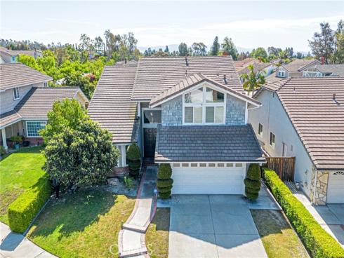 2106 Greenwood Court