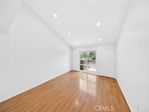 3054 Associated 26 , Fullerton, CA