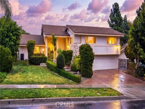 2132 Camino Rey
