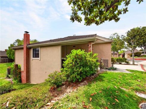 802 W Glenwood Circle, Fullerton, CA