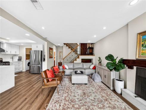 802 W Glenwood Circle, Fullerton, CA