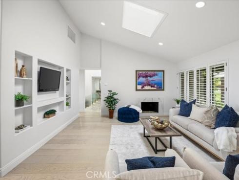 2010 Pioneer Ave. , Fullerton, CA