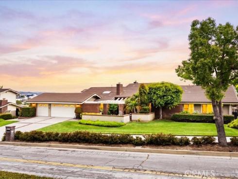 2010 Pioneer Ave. , Fullerton, CA
