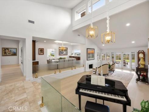 2010 Pioneer Ave. , Fullerton, CA