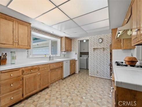 807 Dorothy Lane, Fullerton, CA