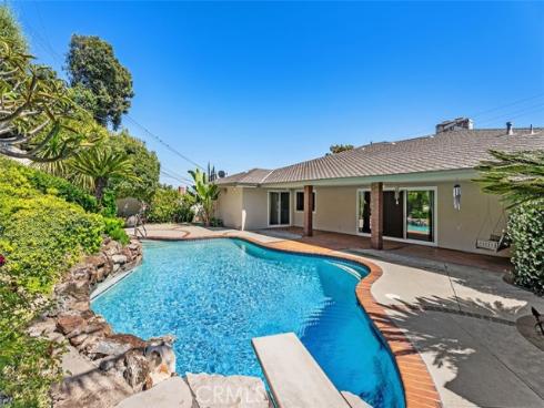 807 Dorothy Lane, Fullerton, CA