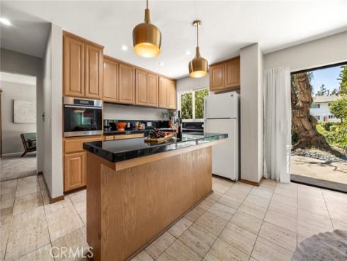 1601  Avolencia  , Fullerton, CA