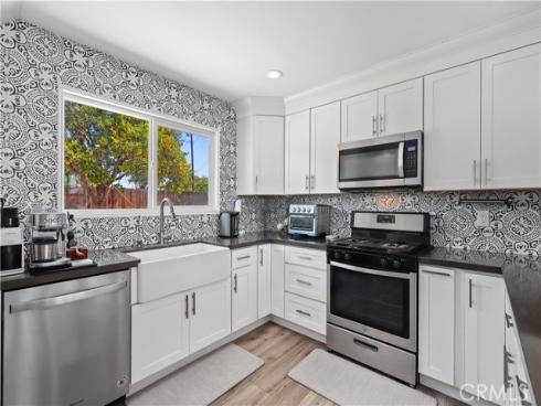 1909 W Walnut   Avenue, Fullerton, CA