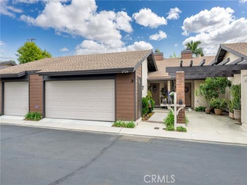 2724 Torrey Pine