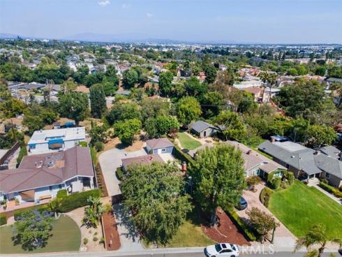 816  Grandview  , Fullerton, CA