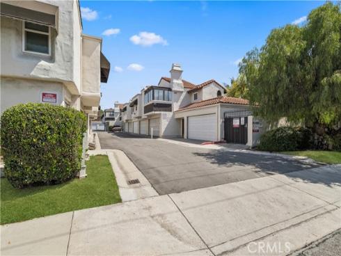 1933 W Houston  23 , Fullerton, CA