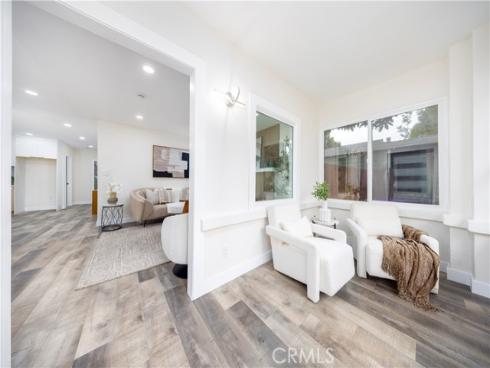 329 W Whiting Avenue, Fullerton, CA