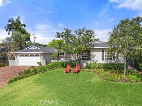 1104 Cerritos