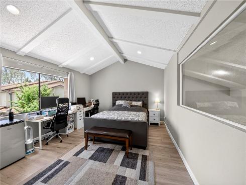 949 Creekside Drive, Fullerton, CA