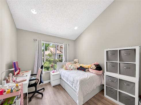949 Creekside Drive, Fullerton, CA