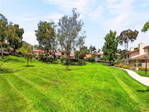 949 Creekside Drive, Fullerton, CA