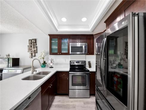 949 Creekside Drive, Fullerton, CA