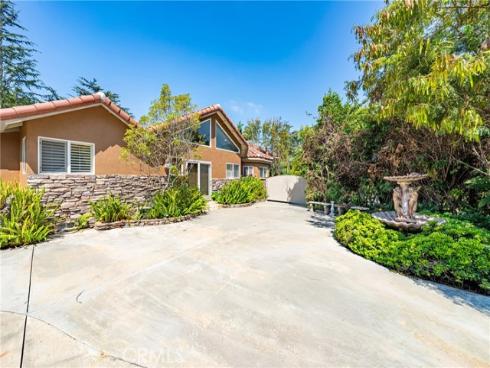 200 W Hermosa Drive, Fullerton, CA