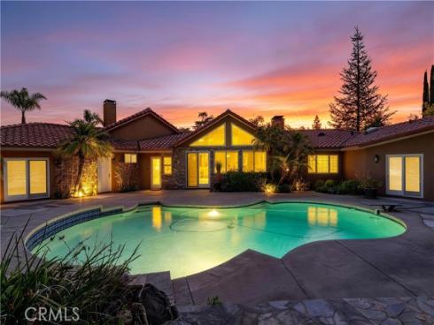 200 W Hermosa Drive, Fullerton, CA