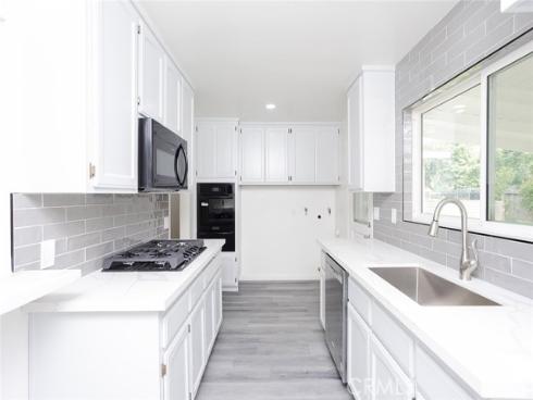 1137 W Baker , Fullerton, CA