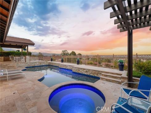 2142 Hilltop Court
