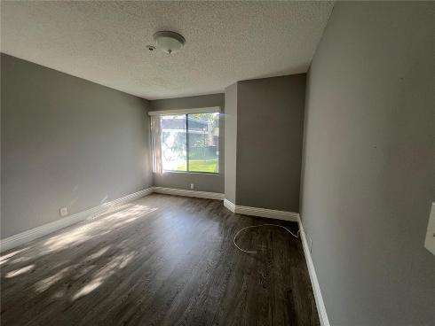 1927 W Houston 5 , Fullerton, CA