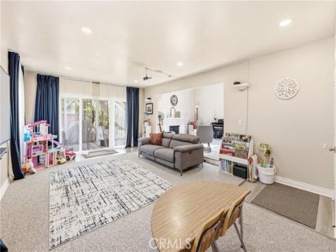4201 W Oak , Fullerton, CA