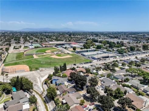 4201 W Oak , Fullerton, CA
