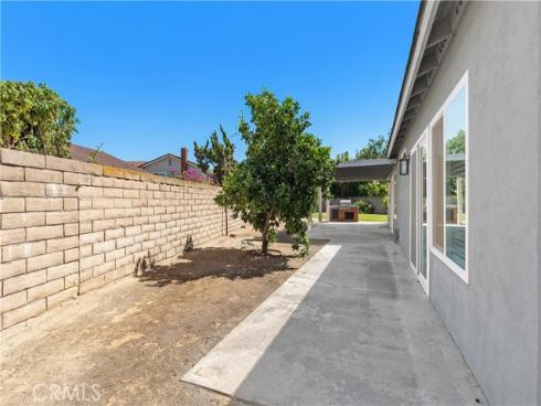 2600 Geneva , Fullerton, CA