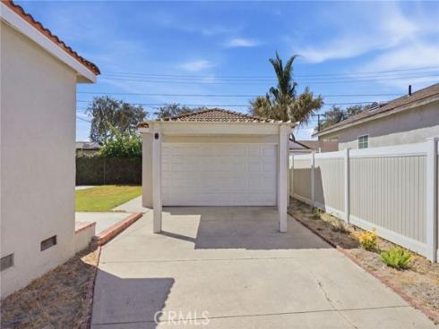 2114 W West , Fullerton, CA