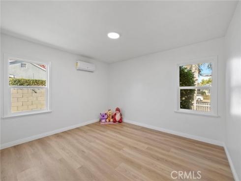 2100 W Valencia Drive, Fullerton, CA