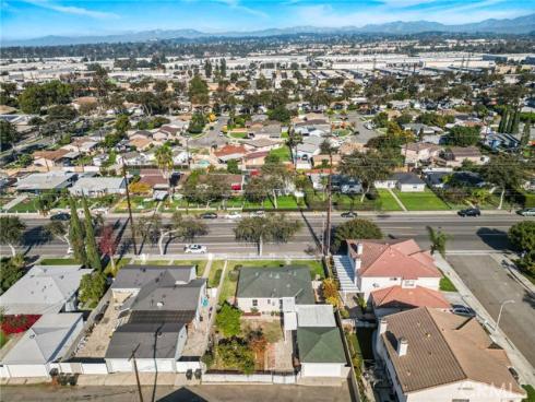 2100 W Valencia Drive, Fullerton, CA