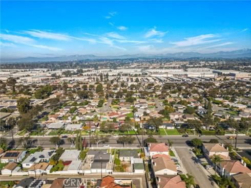 2100 W Valencia Drive, Fullerton, CA