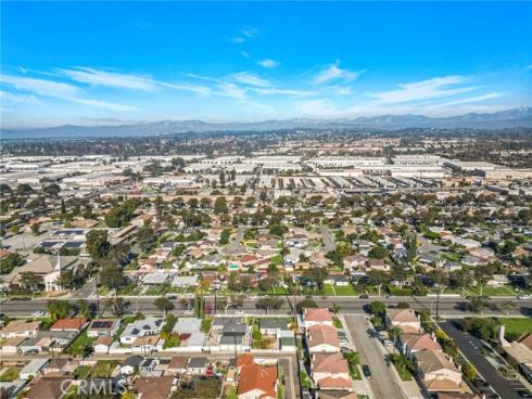 2100 W Valencia Drive, Fullerton, CA