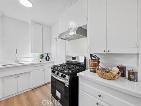 2100 W Valencia Drive, Fullerton, CA