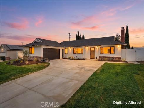 1825 Rolling Hills