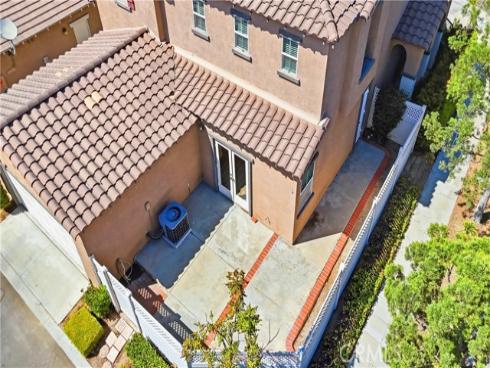 2052 Hessen , Fullerton, CA