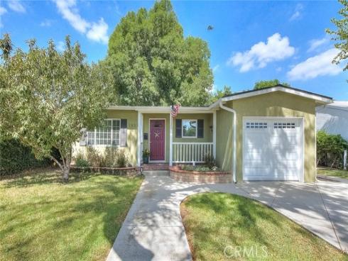 1933 W. Jacaranda Place