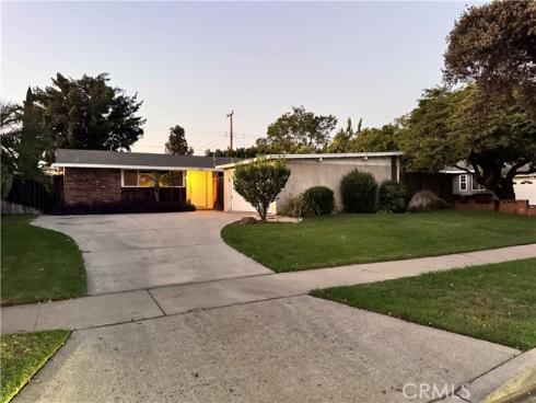 2605 E. Santa Fe